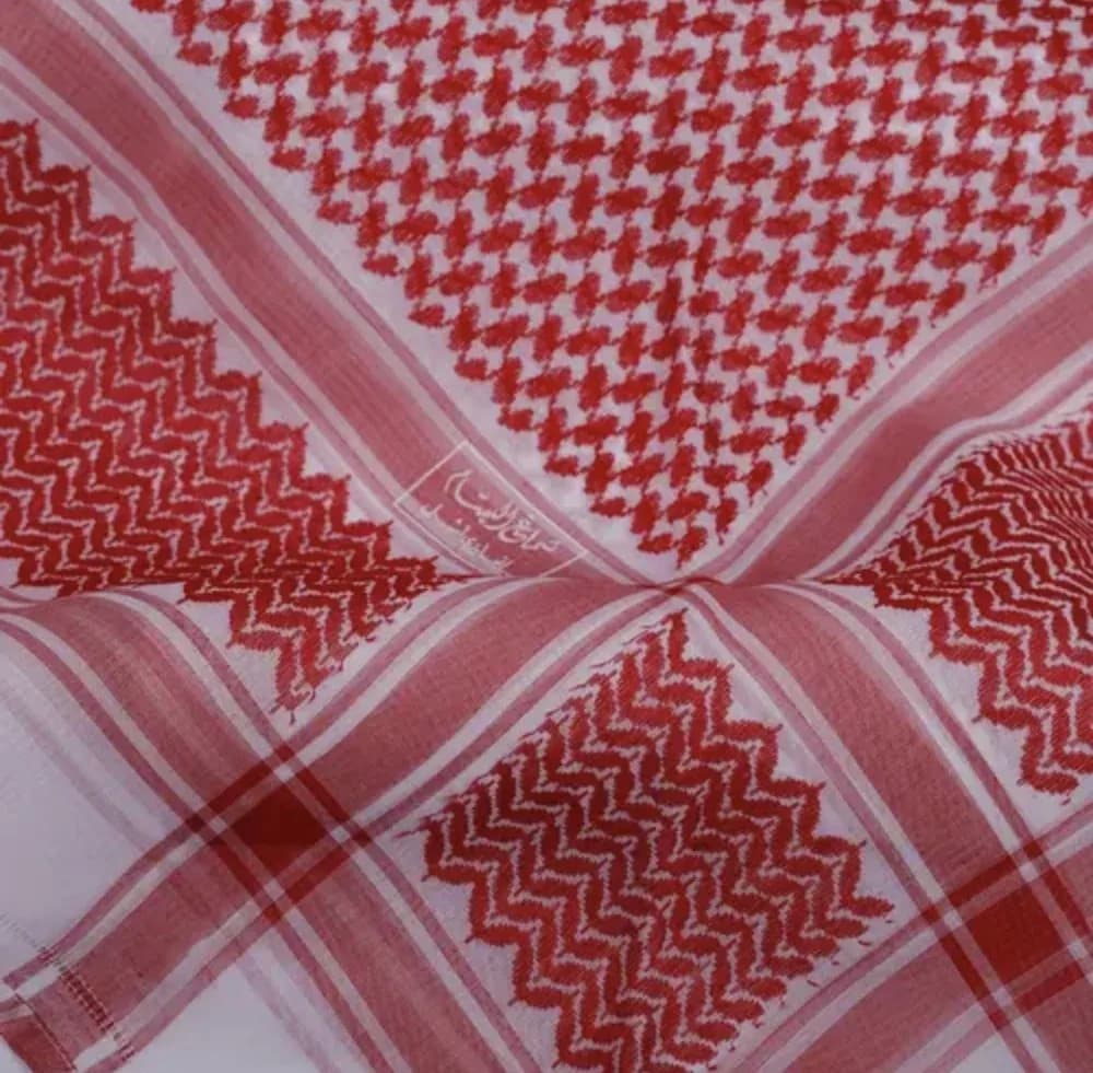 صورة شماغ البسام بيسك أحمر غامق موديل 114