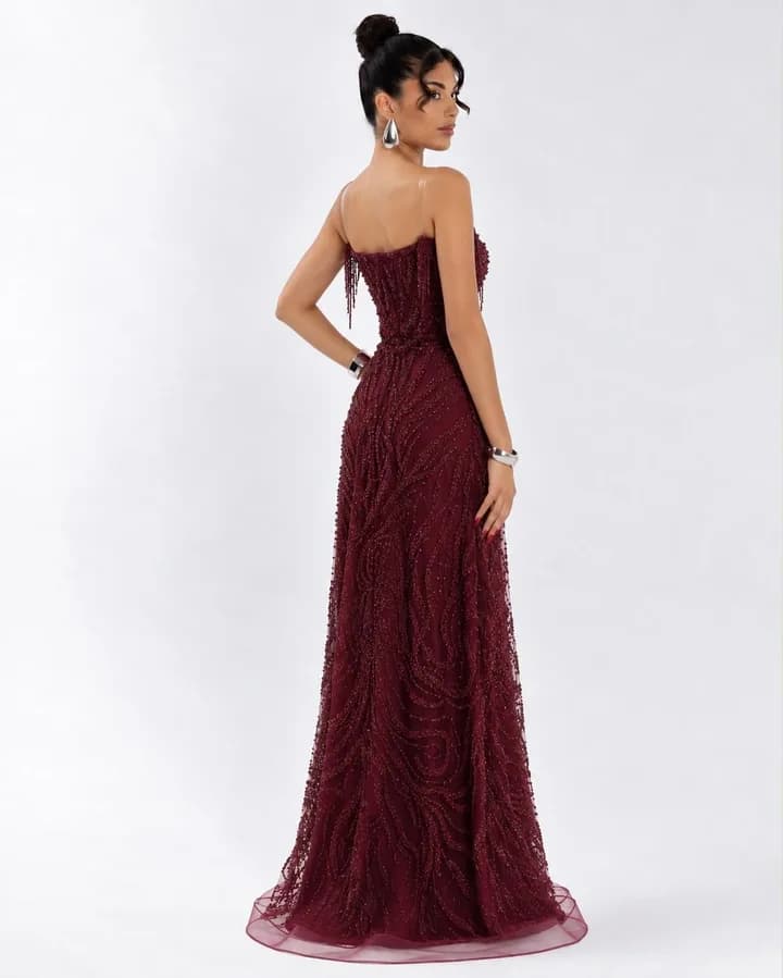 صورة فستان سهرة عودي مطرز بالكريستالات