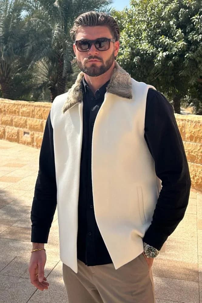 صورة سديري رجالي جوخ بيج بياقة فرو